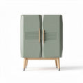 Groen kast met houten handvatten en gestructureerde deuren 90 x 60 x 120cm
